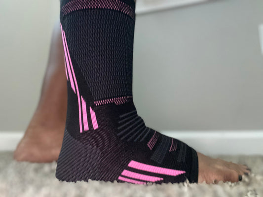 Come Get Compressed Unisex Ankle Socks